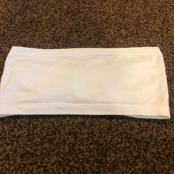 Women's Seamless Strapless Wire-Free Tube Top Bra.         AW - Picture 3 of 5